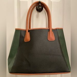 “Neiman Marcus” vinyl tote in Kelly and Navy